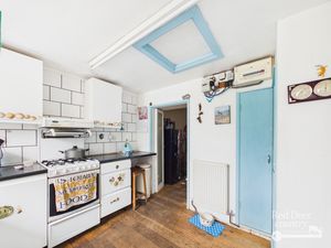 Kitchen- click for photo gallery